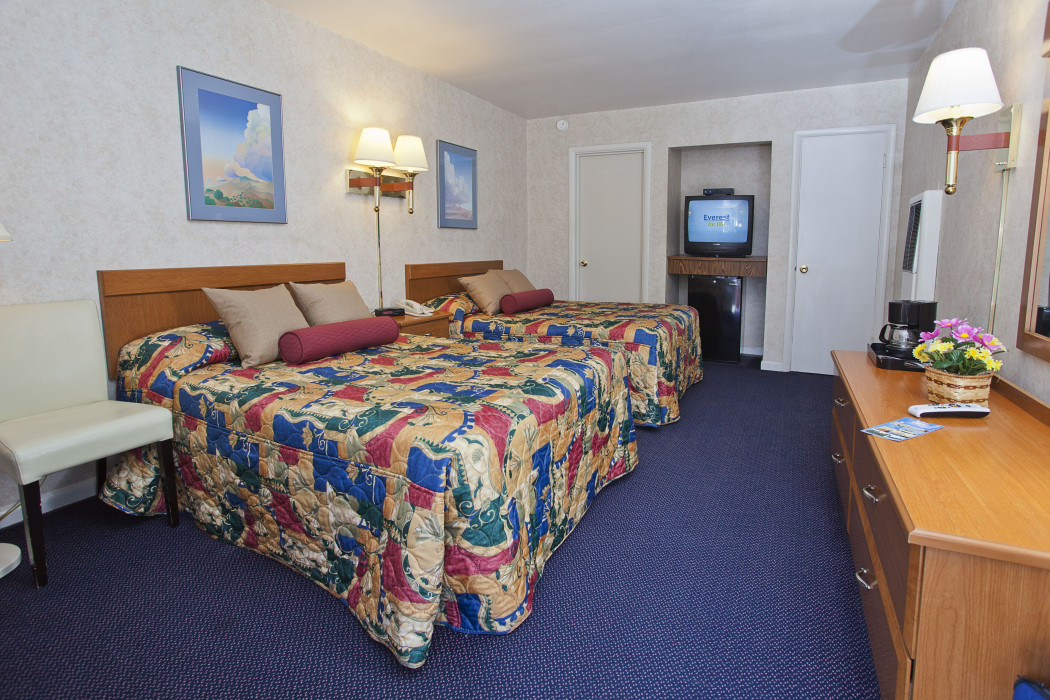 Sleep in Our Comfortable Non Smoking 2 Doubles Guest Room